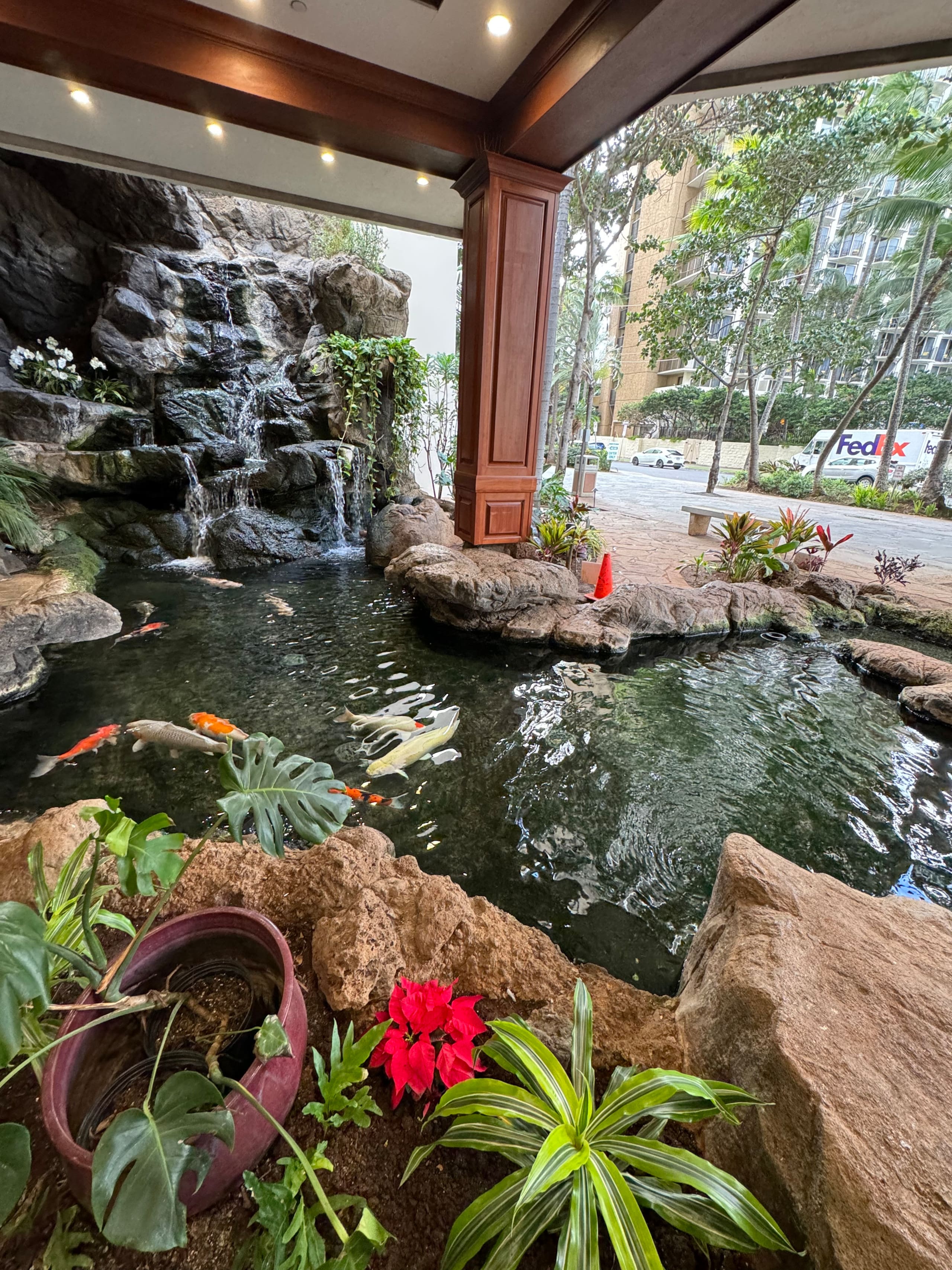 Condo in Honolulu · ★4.56 · 1 bedroom · 3 beds · 1 private bath - Image 9