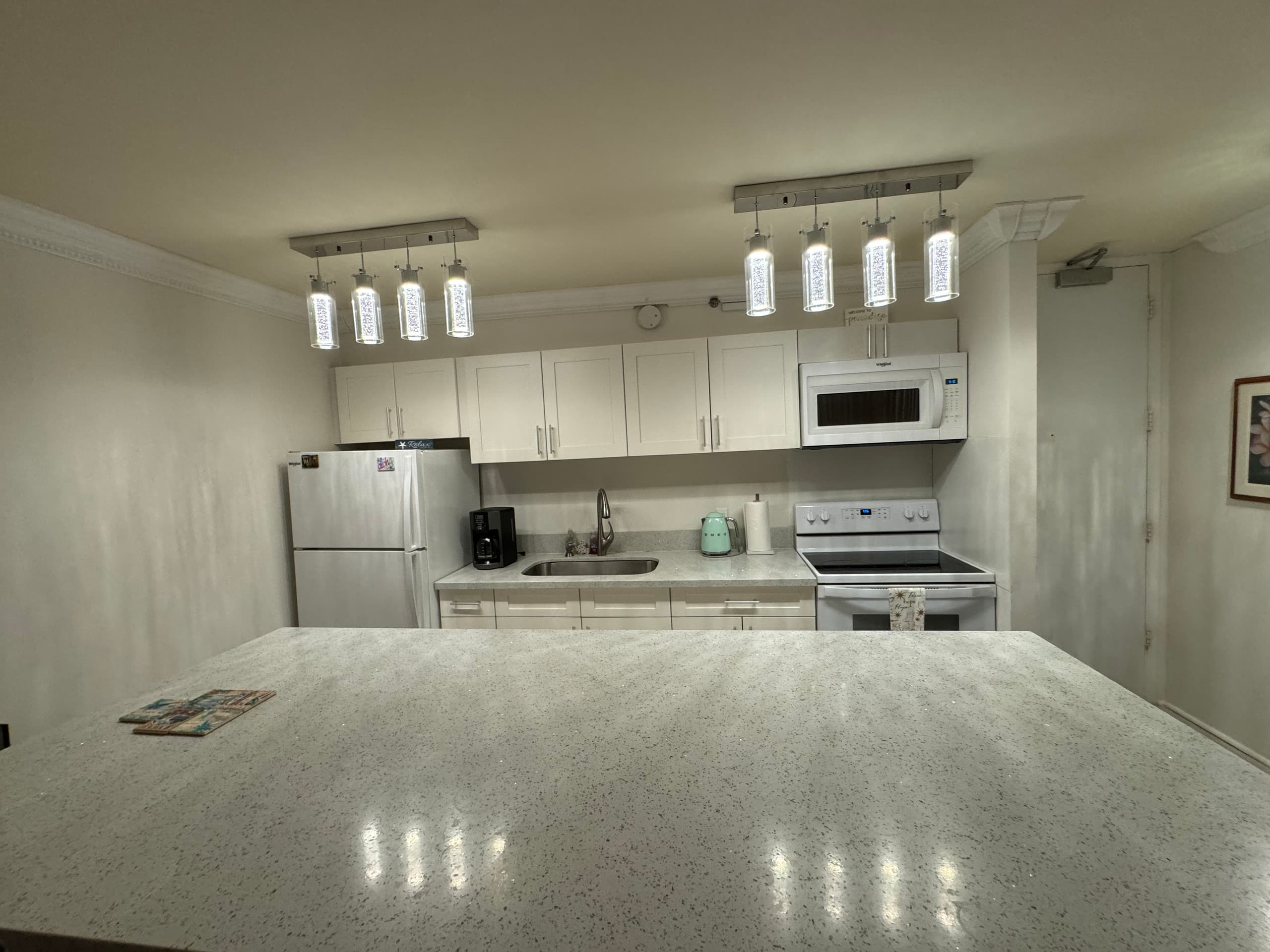 Condo in Honolulu · ★4.56 · 1 bedroom · 3 beds · 1 private bath - Image 3