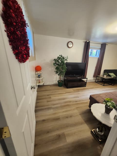 Top performing Airbnb: Sophea's in Laval Des Rapides