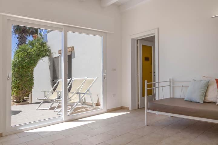 Deliziosa Villa Con Idromassaggio Vicina Al Mare - Torre San Giovanni