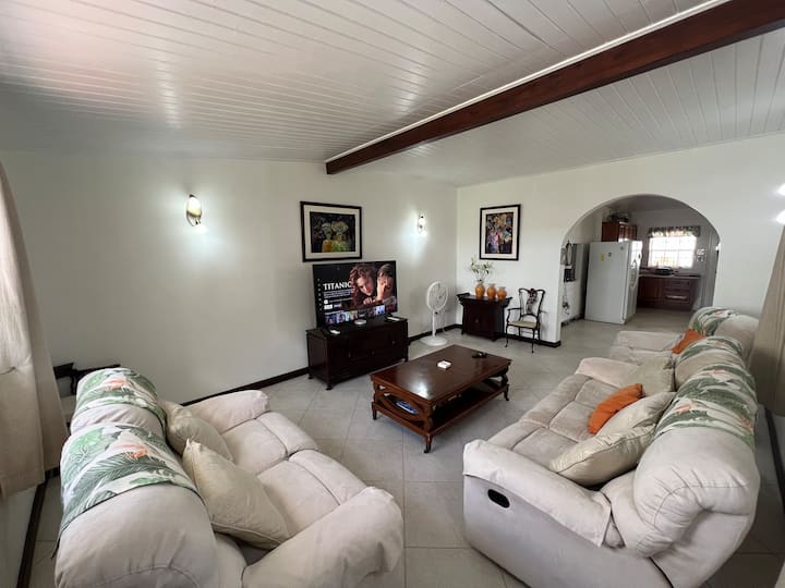 Evergreen House: 4br Fully Accessible & Spacious. - Barbados