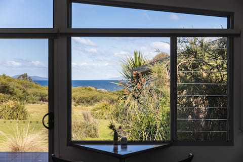 Successful Airbnb property: Eagle Peaks at Freycinet. Studio 1 in Coles Bay