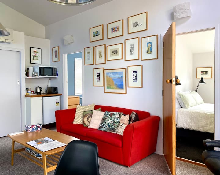 Private 2 Bedroom Wing In Sunny City Fringe Home - Auckland