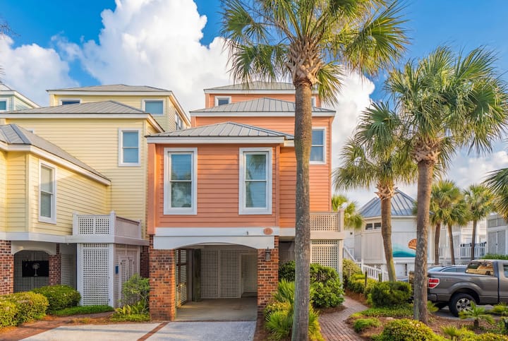 Boardwalk At Grand Pavilion 113 By Wild Dunes, - Mount Pleasant, SC