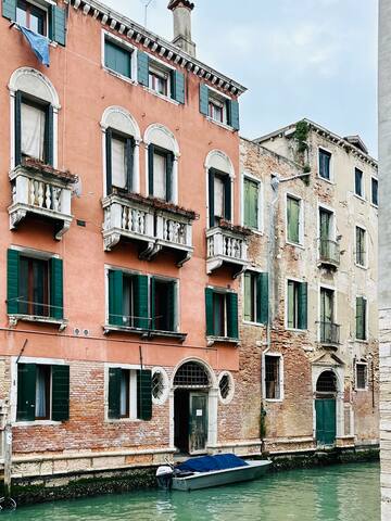 Venice Canal Dream • Gondolas & 4 Balconies gallery image 2