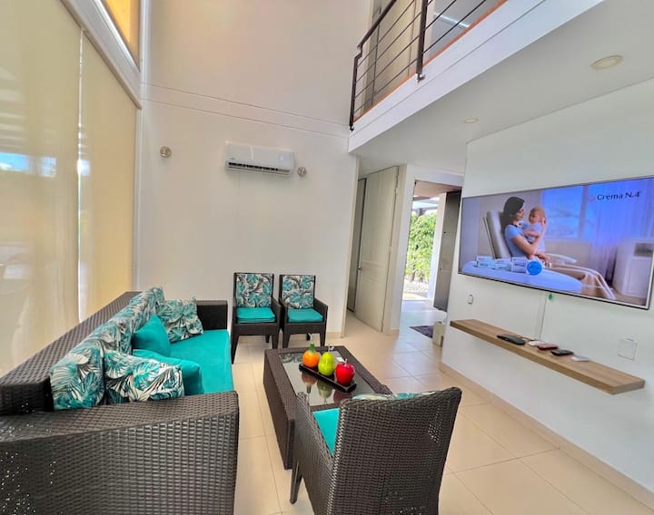 ¡Casa Remodelada Con Piscina Y Jacuzzi! - Girardot