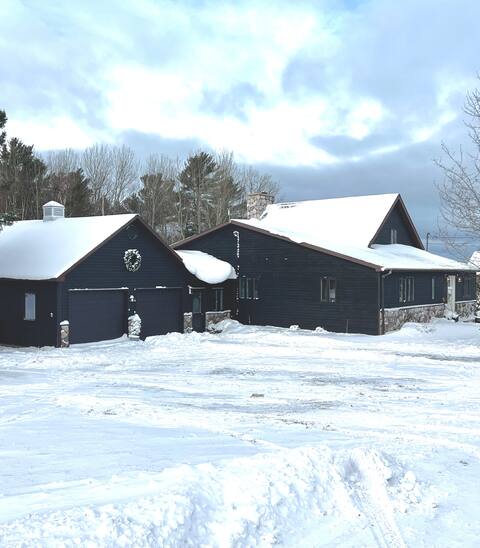 on Lake Superior-MacNaughton's Retreat-5 bedroom