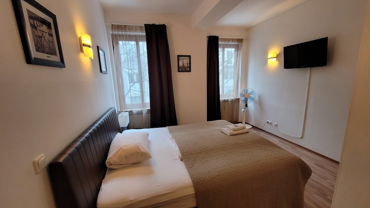 Quiet apartment near the central station