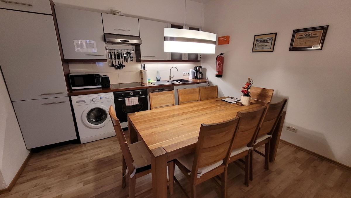 Quiet apartment near the central station