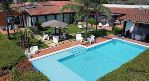 Vacation home with RETRO pool free parking