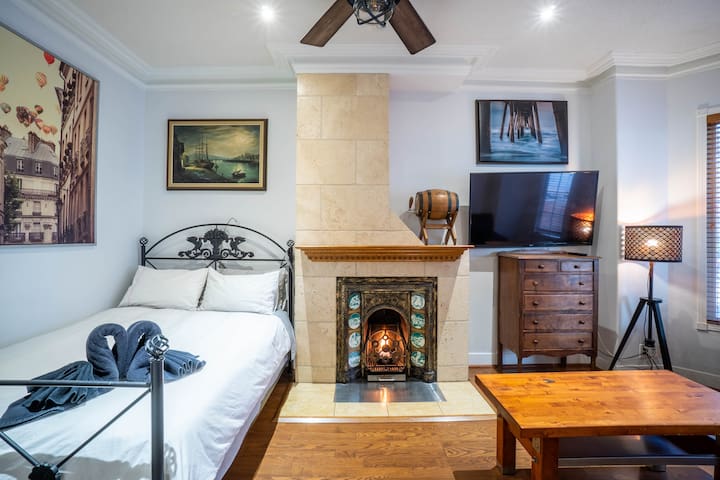 Toronto City Group Stay