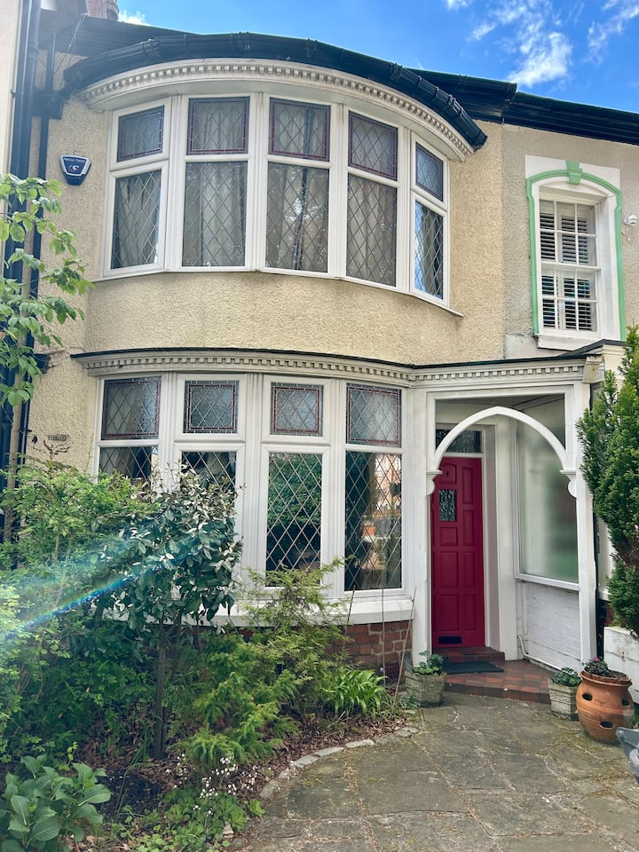 Birkdale 
Golf Cottage - Southport