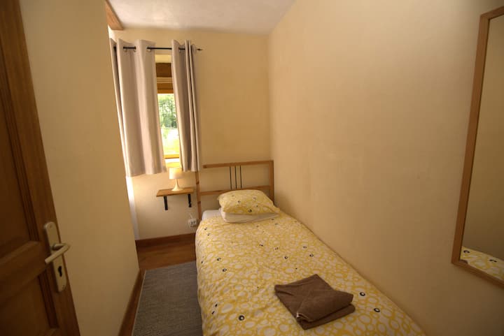 Single bedroom