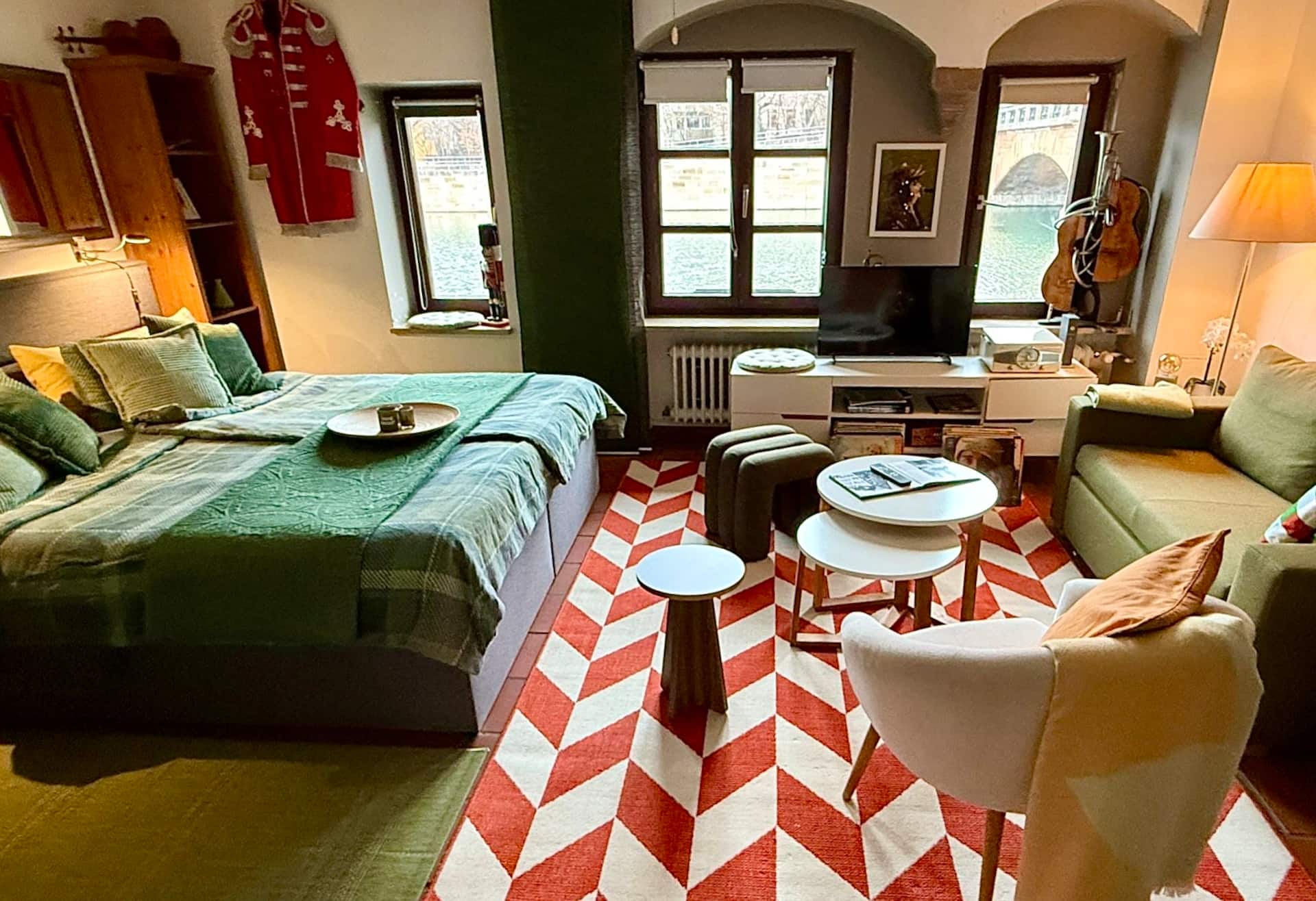 Exceptional apartment by the river