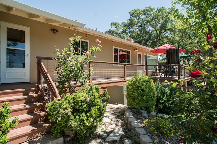 Grill + Game Lounge Paso Robles Wine Country - Paso Robles, CA