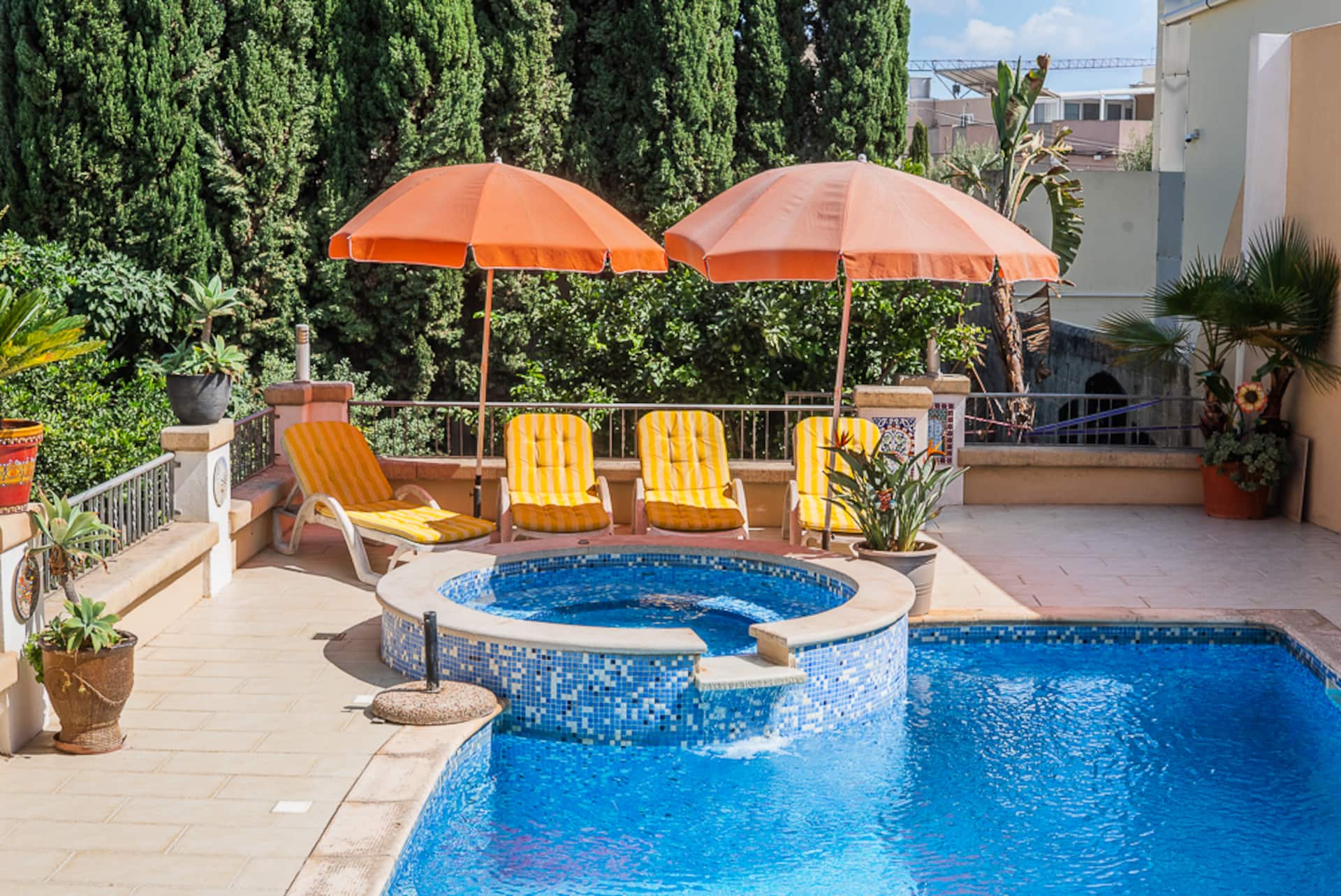 Central villa flatlet with pool - free parking and WiFi — foto 3