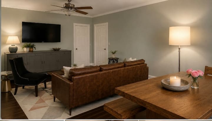 Music City’s Suite Retreat Please Read Everything - Nashville, TN