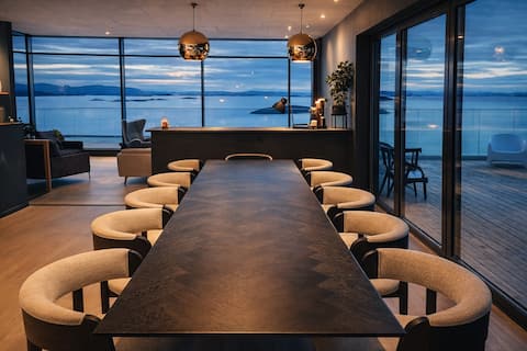 Luxury Villa with Jacuzzi, cinema & Fjord View