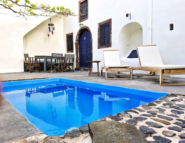 Wineryhouse and two guest houses