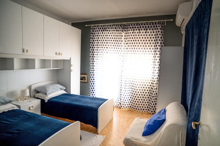 Schlafzimmer 2