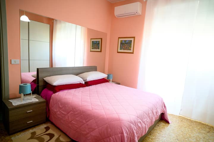 Schlafzimmer 1