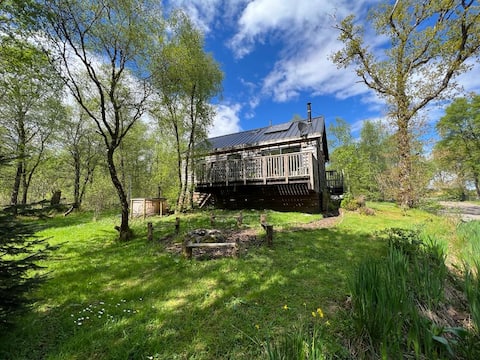 Flora log cabin
