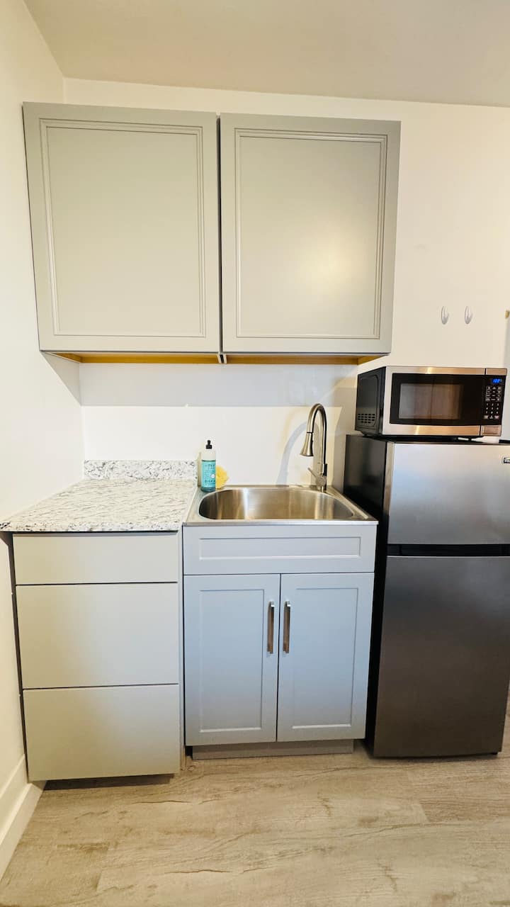 Private Room+private Full Bath And Kitchenette - Tacoma