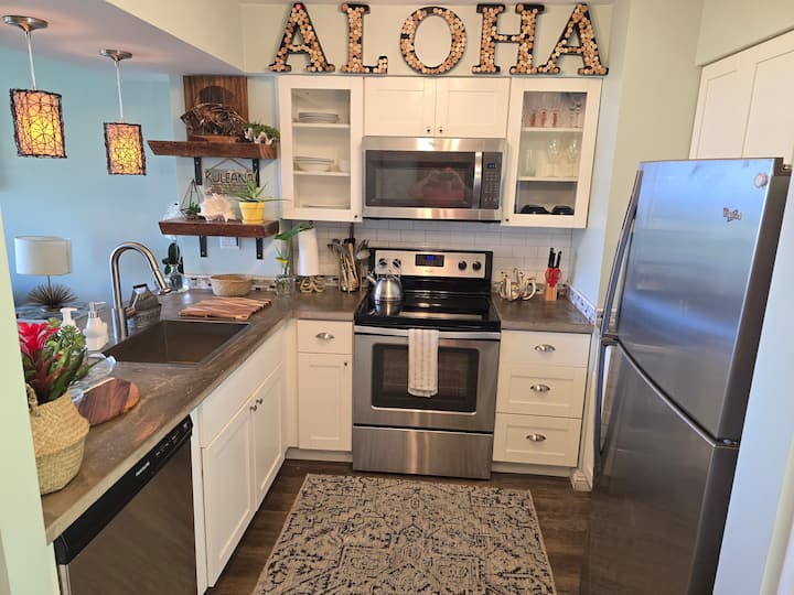 Unique, Top Of The Line, Ocean And Mountain Views - Waianae, HI