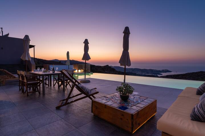 Luxury villa with infinity pool and Jacuzzi 16PAΧ gallery image 4