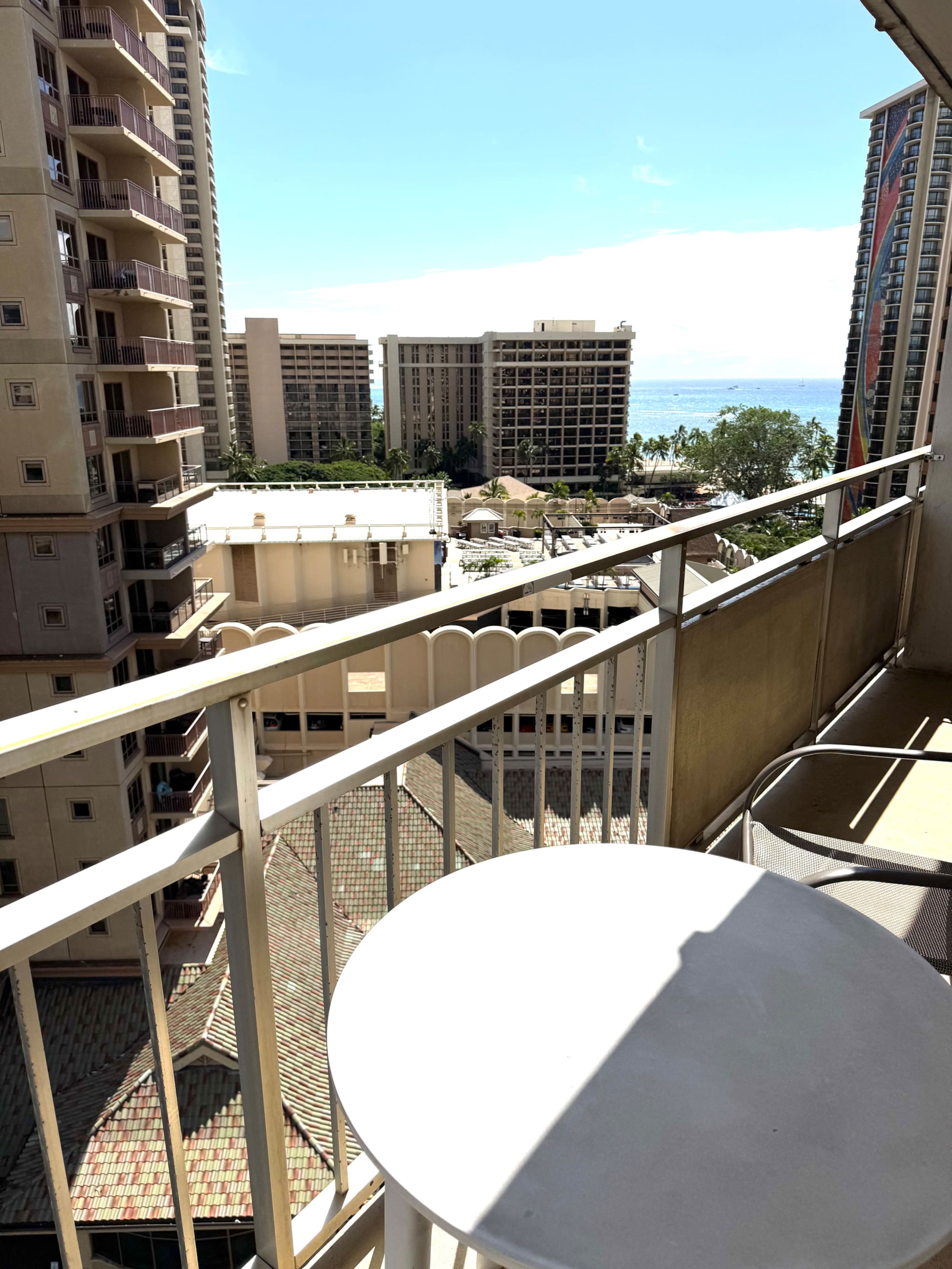 Condo in Honolulu · ★4.63 · 2 bedrooms · 5 beds · 2 private baths - Image 6