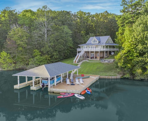 Lakefront | Kayaks| SUPs | Hot Tub | Boat Options