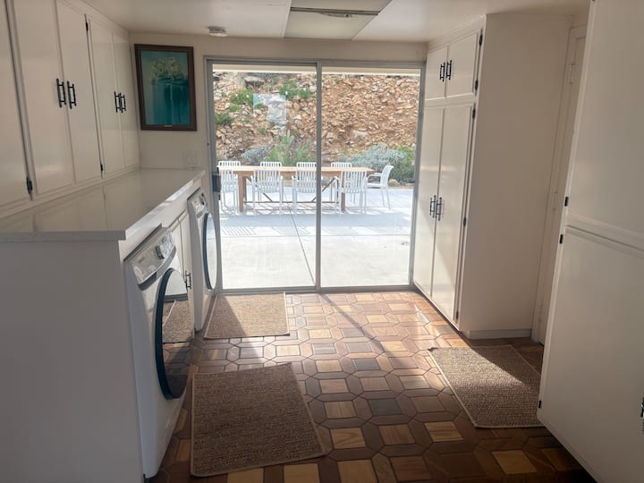 Zainaland - Legendary 29 Palms Home - Houses for Rent in