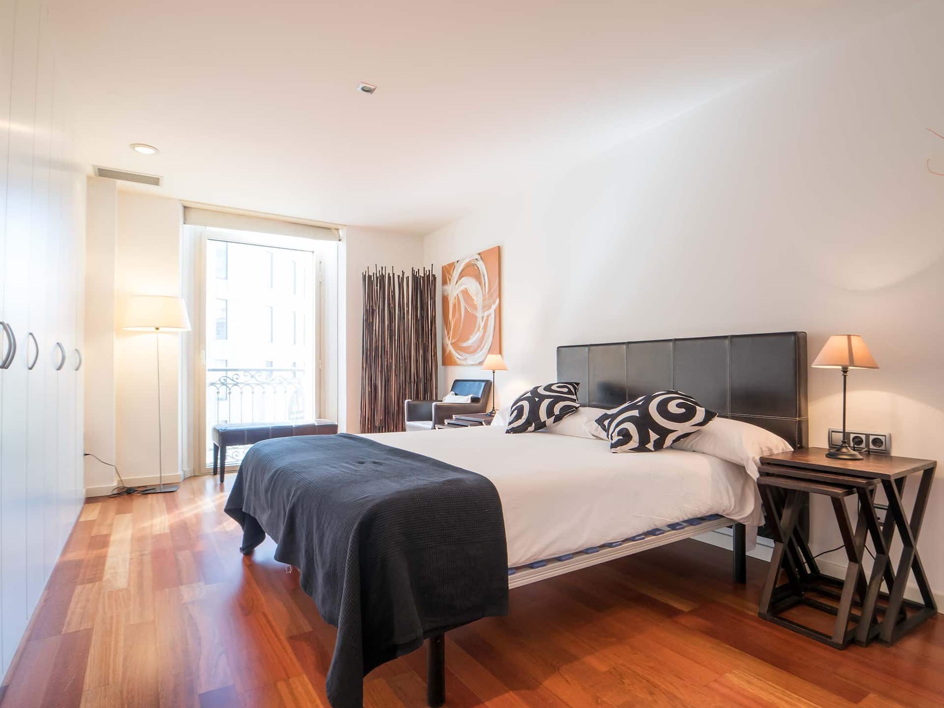 536 - Exclusive Pl. Catalunya Lux Apartment — photo 4