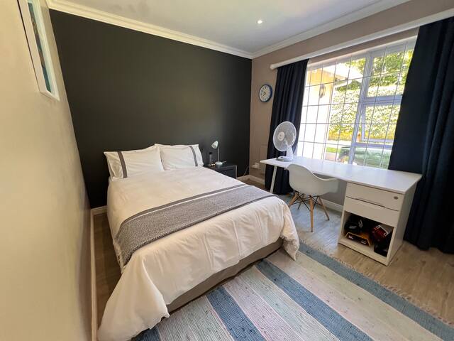 Spacious Family Home near Constantia, Cape Town gallery image 4