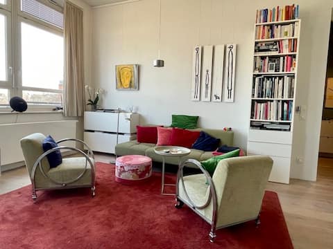 Erfolgreiche Airbnb-Immobilie: Comfortable, convenient flat in a treetop in Altona Altstadt