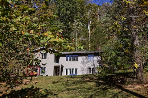 The House on the Hill at Buffalo Mountain