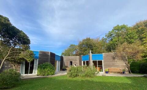 Wooden House -Pool & Sauna- 200 m from the beach