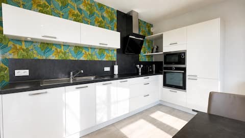 Popular Airbnb listing: Beautiful T3 - On the beach - Large terrace-Wifi in Argelès Sur Mer