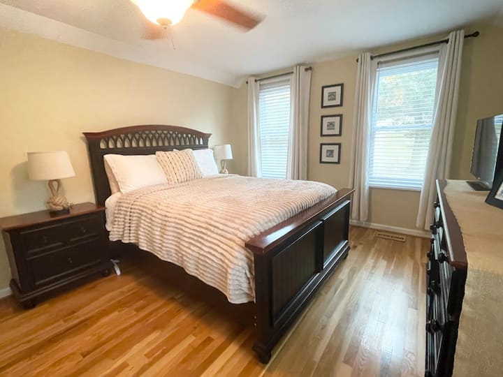 Multiple sleeping areas ideal for families and groups