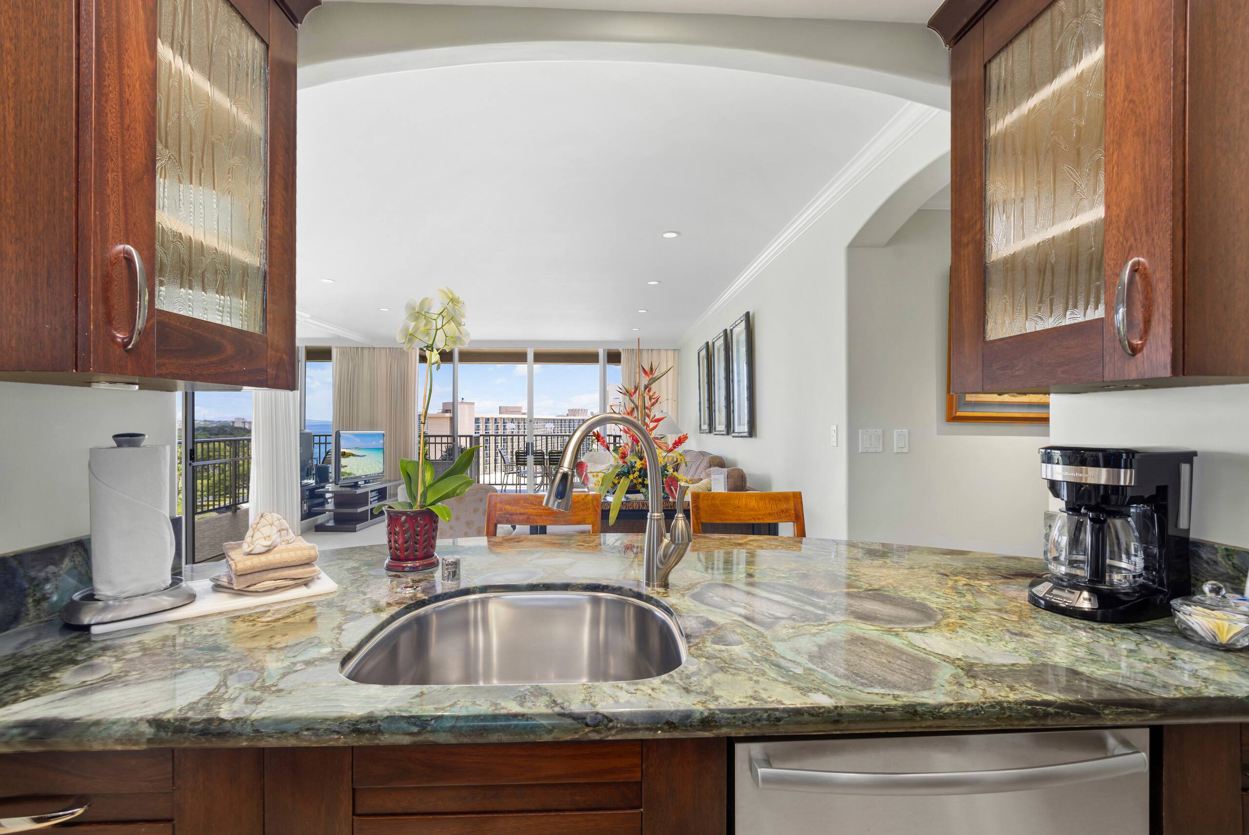 Condo in Lahaina · ★4.63 · 2 bedrooms · 3 beds · 2 baths - Image 17