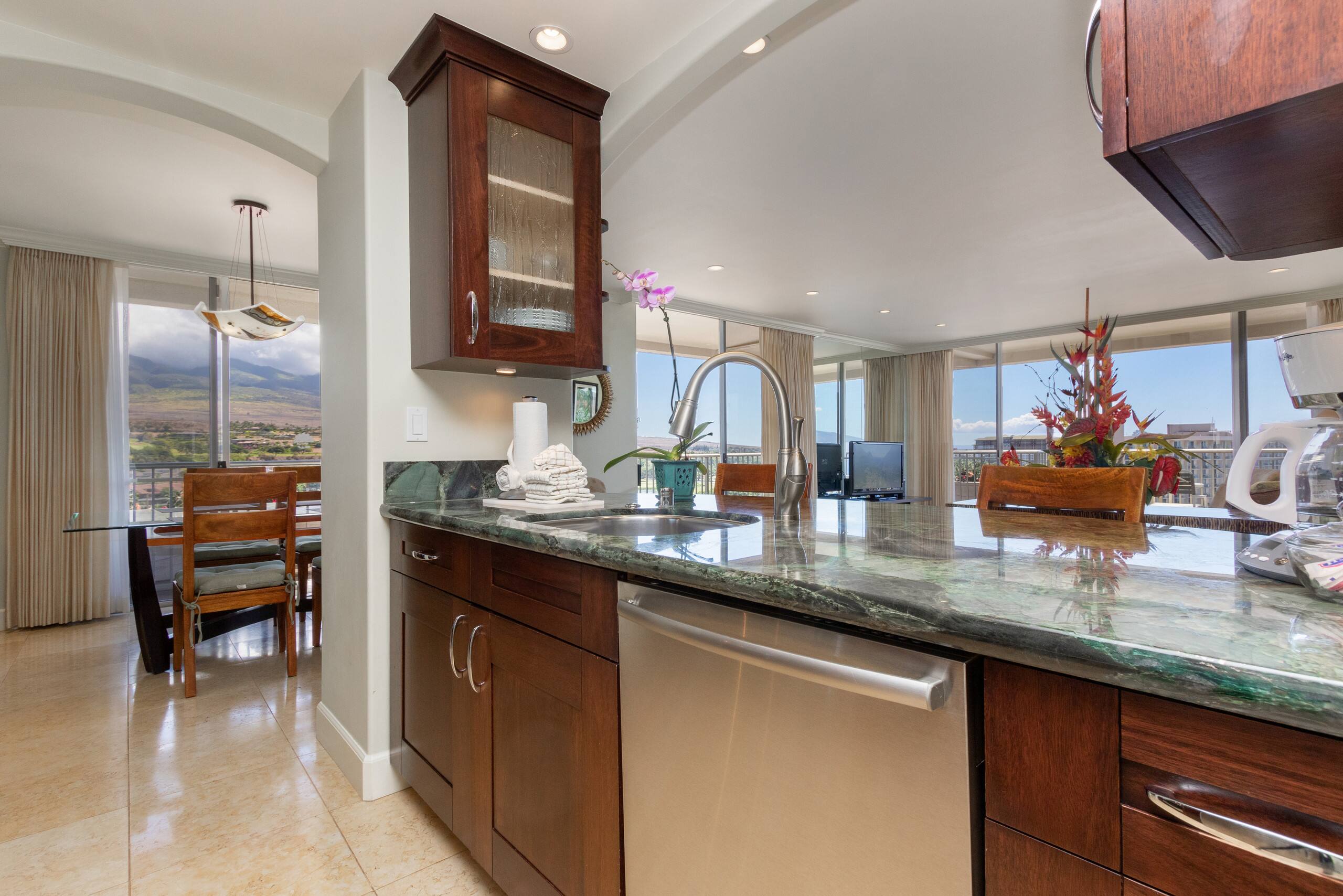 Condo in Lahaina · ★4.63 · 2 bedrooms · 3 beds · 2 baths - Image 16