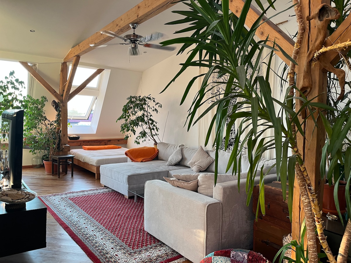 Spacious loft | 3 minute walk to Oktoberfest