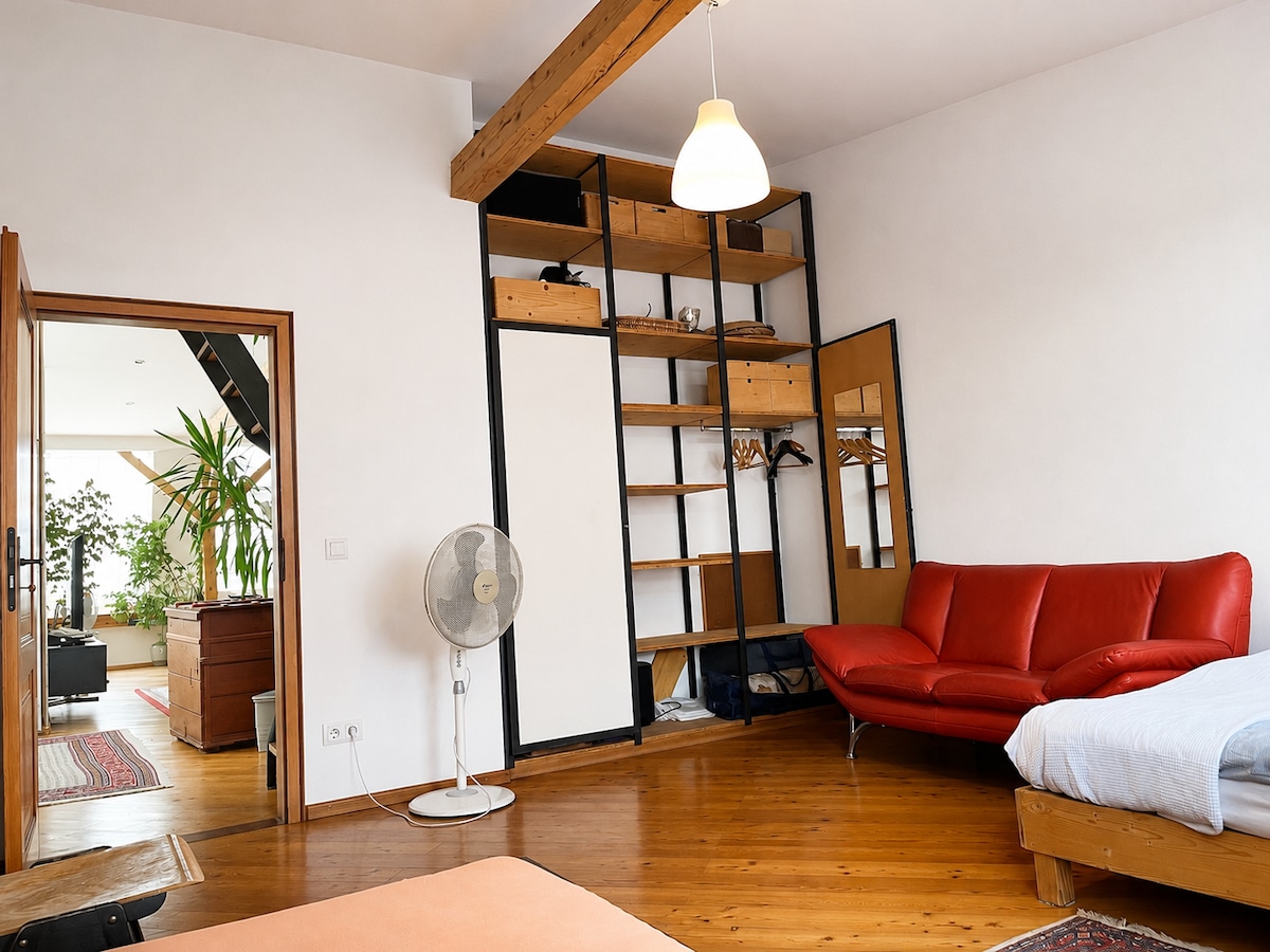 Spacious loft | 3 minute walk to Oktoberfest