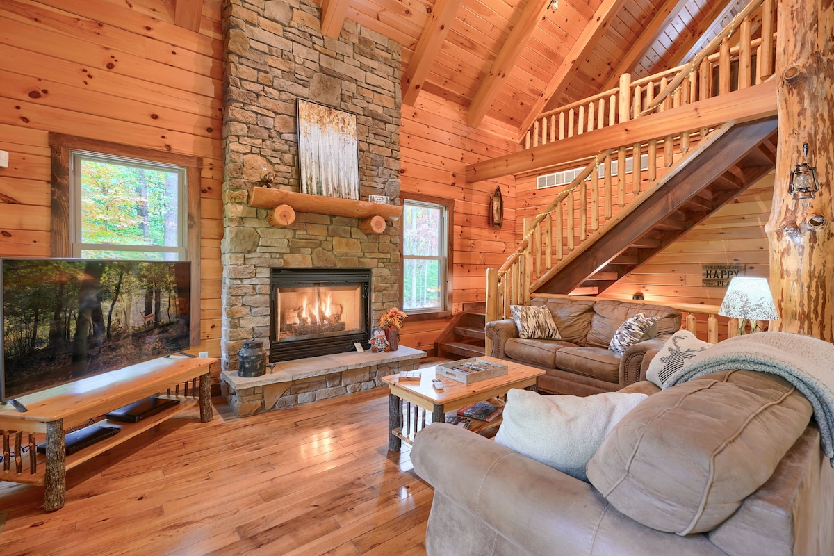 Hannah's Hideaway Cabin at Trickle Creek in Hockin - Cabins for