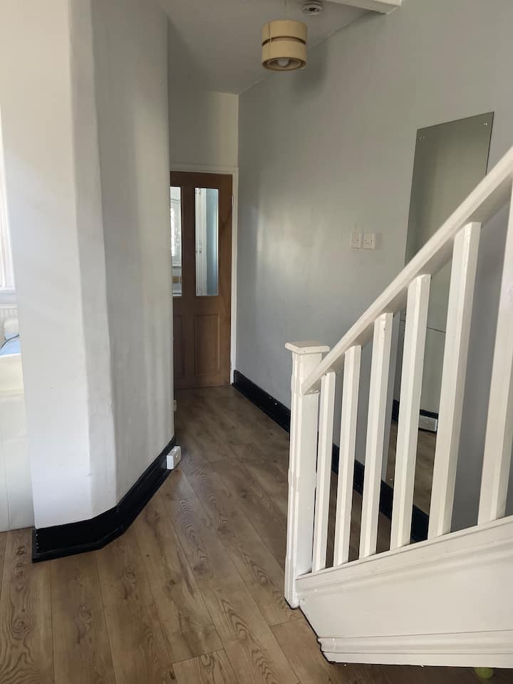 Cardiff 2 Bedroom House Close To City Center - Cardiff