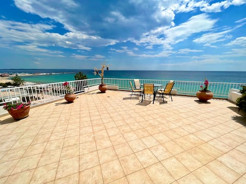 The Balcony House
 (180° Sea View at Nea Moydania)