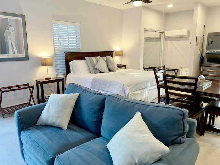 Hyde Park Guest House, New & Very Private/quiet - Austin, TX