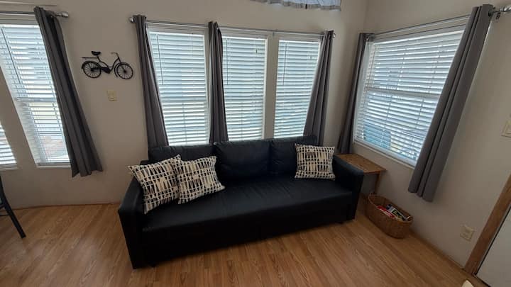 Awesome Tiny House Cottage Near All Attractions! - Kissimmee, FL