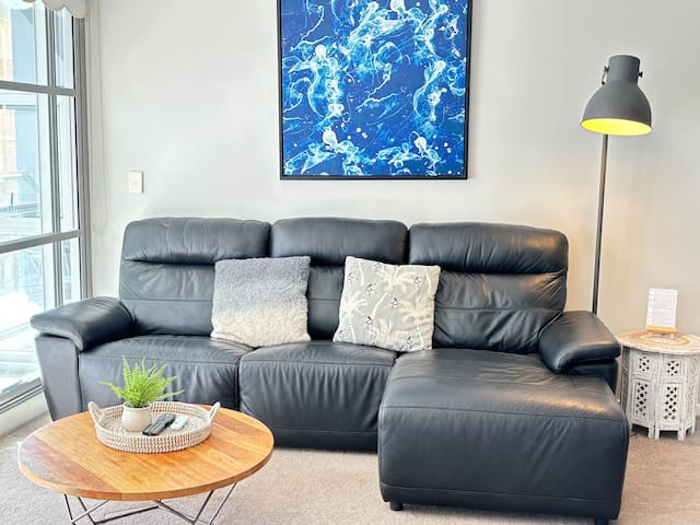 Central CBD two bedrooms apartment