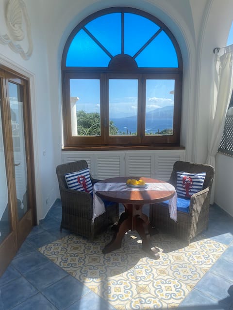 Top Airbnb: THE CAPRI SPRING a Capri